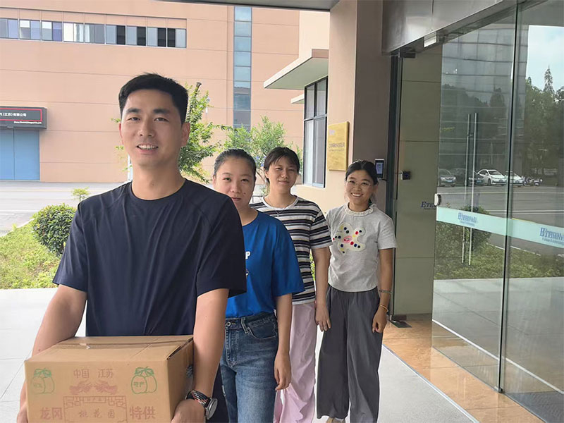 一口清甜梨，一份助农心